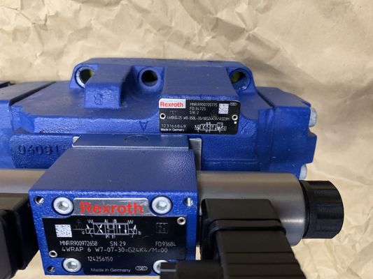 Rexroth R900705775 4WRKE25W8-350L-33 / 6EG24K31 / A5D3M 4WRKE25W8-350L-3X / 6EG24K31 / A5D3M Oransal Yön Valfi