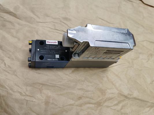 Rexroth R901382354 4WRPEH6CB40L-30 / M / 24F1 4WRPEH6CB40L-3X / M / 24F1 Yön Kontrol Vanası Entegre Elektronik